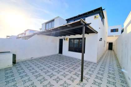 Duplex for sale in Playa Honda, San Bartolomé, Lanzarote. 