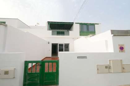 Duplex for sale in Playa Honda, San Bartolomé, Lanzarote. 