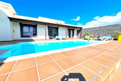 Villa for sale in Playa Blanca, Yaiza, Lanzarote. 