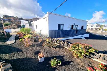 House for sale in Tías, Lanzarote. 