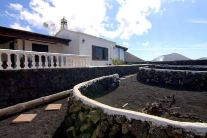 Villa for sale in El Islote, San Bartolomé, Lanzarote. 