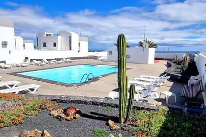 Duplex/todelt hus til salg i Costa Teguise, Lanzarote. 