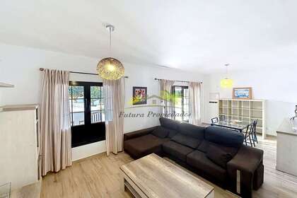 Duplex/todelt hus til salg i Costa Teguise, Lanzarote. 