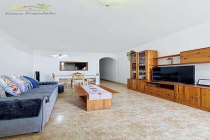 Zweifamilienhaus zu verkaufen in Arrecife, Lanzarote. 