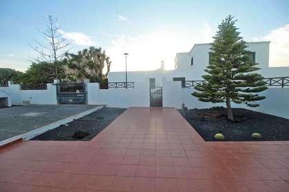 House for sale in El Islote, San Bartolomé, Lanzarote. 