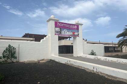Commercial premise in Costa Teguise, Lanzarote. 