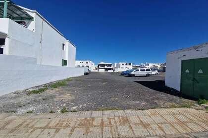 Terreno urbano venta en Playa Honda, San Bartolomé, Lanzarote. 