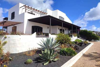 Villa for sale in Mácher, Tías, Lanzarote. 