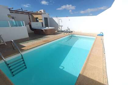 Zweifamilienhaus zu verkaufen in Argana Alta, Arrecife, Lanzarote. 