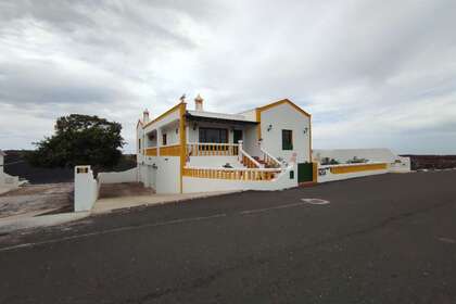 Chalet for sale in Tajaste, Tinajo, Lanzarote. 