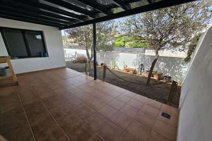Zweifamilienhaus zu verkaufen in Yaiza, Lanzarote. 