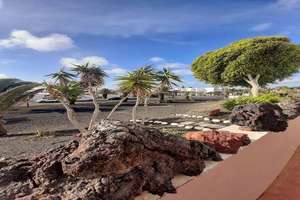 Duplex/todelt hus til salg i Costa Teguise, Lanzarote. 