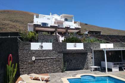 Chalet venta en La Asomada, Tías, Lanzarote. 