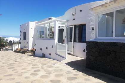 Chalet for sale in Tinajo, Lanzarote. 