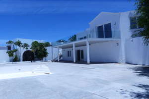 Villa for sale in La Concha, Arrecife, Lanzarote. 