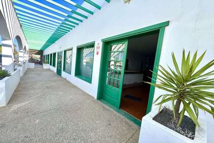 Commercial premise for sale in Costa Teguise, Lanzarote. 