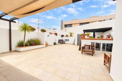 Haus zu verkaufen in Arrecife, Lanzarote. 