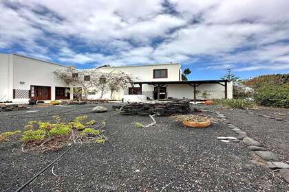 Chalet venta en El Cuchillo, Tinajo, Lanzarote. 