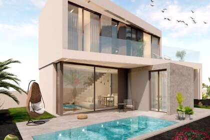Villa zu verkaufen in Puerto del Carmen, Tías, Lanzarote. 