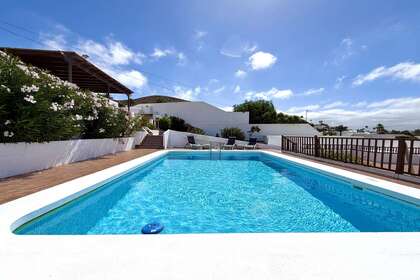 Villa for sale in Nazaret, Teguise, Lanzarote. 