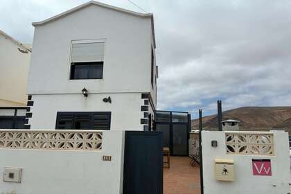 Triplex zu verkaufen in Orzola, Haría, Lanzarote. 