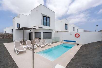 Villa for sale in Playa Blanca, Yaiza, Lanzarote. 